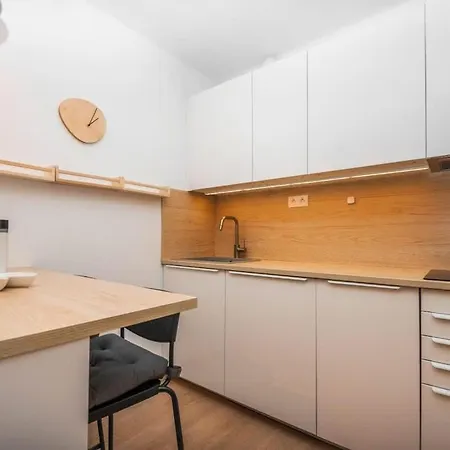 Apartment Center - Modern & Elegant